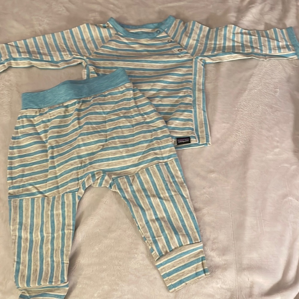 Patagonia set- infant cotton squeaky